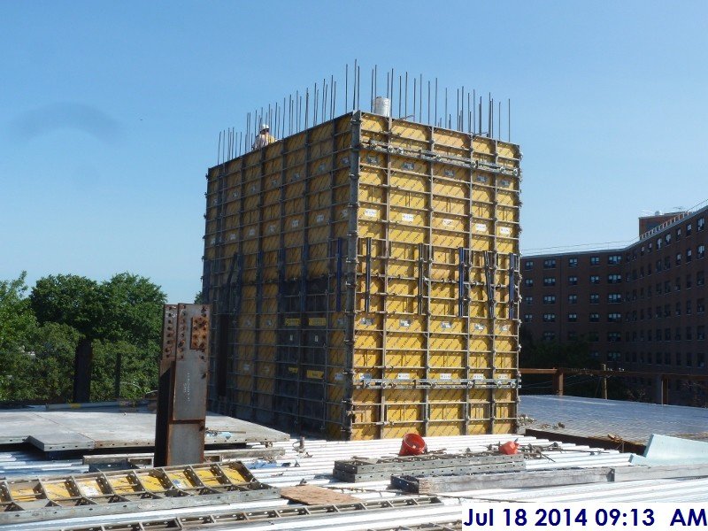 Unbolting the shear wall panels at Stair -4 (3rd Floor) Facing North-East (800x600)